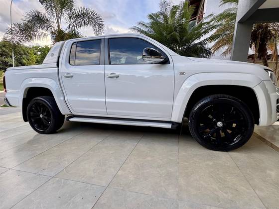 VOLKSWAGEN AMAROK 2.0 HIGHLINE EXTREME 4X4 CD 16V TURBO INTERCOOLER DIESEL 4P AUTOMÁTICO